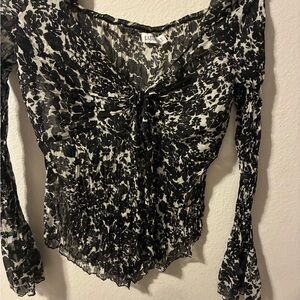 Kaelyn Black & White Tie-Front Long Sleeve Blouse